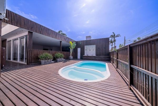 028 - Residencial com Piscina e Jacuzzi em Bombas photo 3