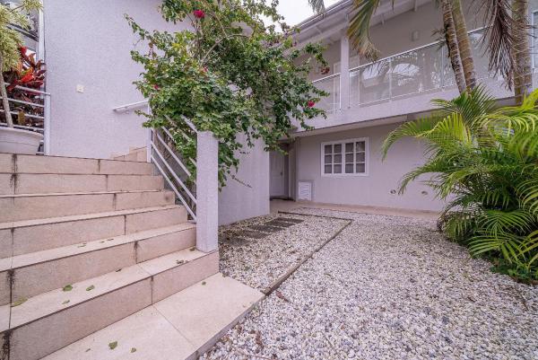 028 - Residencial com Piscina e Jacuzzi em Bombas photo 6