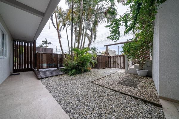 028 - Residencial com Piscina e Jacuzzi em Bombas photo 7