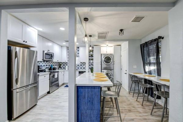 A la foto es mostra l'objecte Modern Home-Downtown-3 Bedroom- King Bed situat a la ciutat de Phoenix.