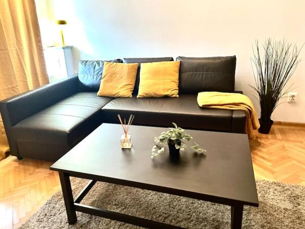 A la foto es mostra l'objecte Cozy 1 bedroom flat, ultracentral, free wifi situat a la ciutat de Bucarest.