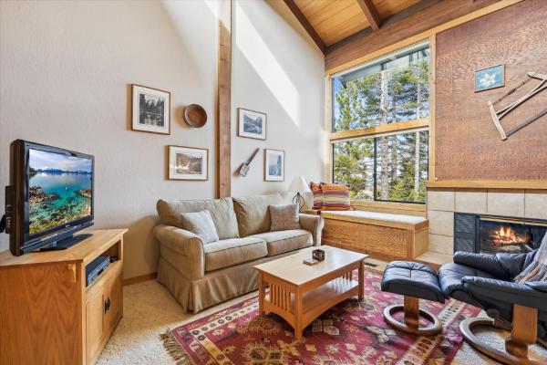 Rocky Point # 4 - 2 Br Northstar Condo, Shuttle To Slopes, Hoa Amenities! - Lake Tahoe