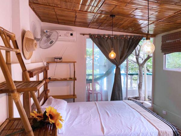Cabin with balcony and ocean view., Santa Marta