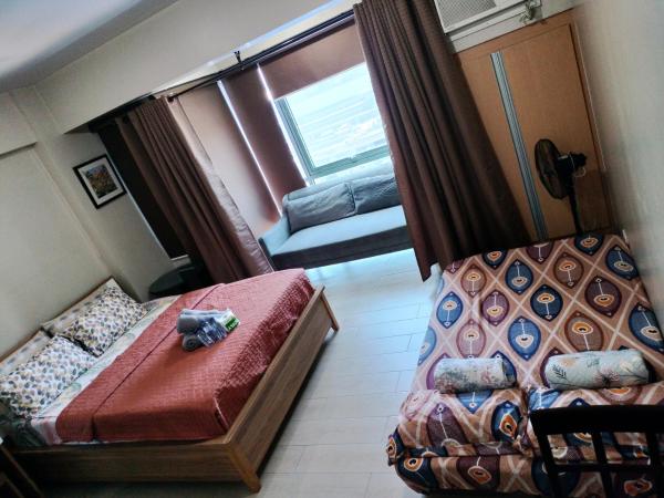 A la foto es mostra l'objecte Rqui CondoTel Near Airport situat a la ciutat de Manila.