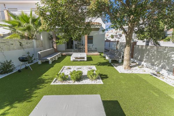 Na fotografii je vidět objekt Canovas Nerja - Casa Parador con jardín privado en centro Nerja nacházející se ve městě Nerja.