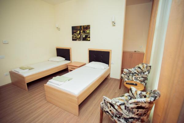 На фото показан объект Arena Hotel Goygol, расположенный в городе Aşıqlı.