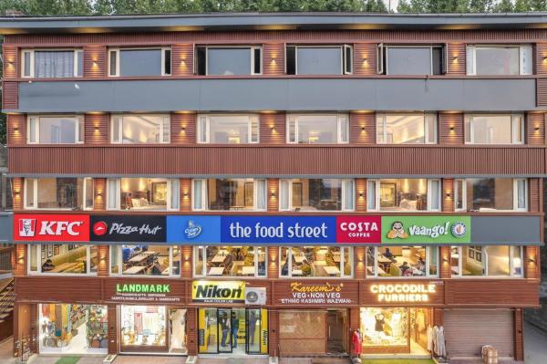 A la foto es mostra l'objecte Hotel 11 Boulevard - Dal Lake View situat a la ciutat de Srinagar.