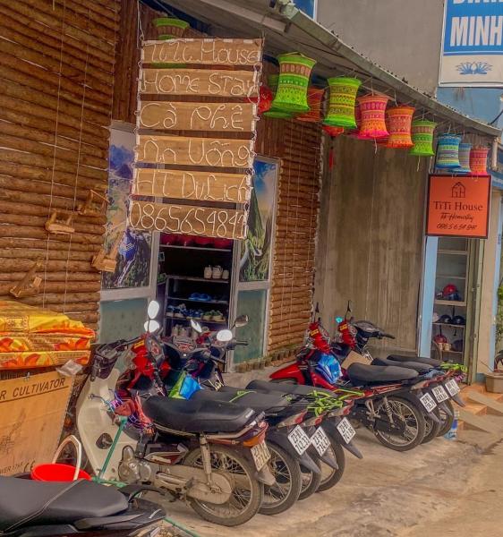 A la foto es mostra l'objecte TiTi House situat a la ciutat de Dồng Văn.