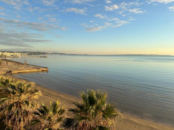 Na fotografii je vidět objekt Beach front Superior Apartment nacházející se ve městě Durrës.