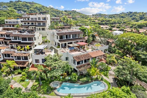 A la foto es mostra l'objecte Tropical Gardens Suites and Apartments situat a la ciutat de Coco.