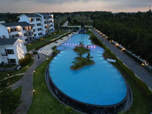 The photo shows the Sportico Resort Bangalore located in the city of Vakkaleri.