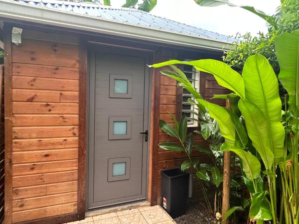 Joli bungalow fleuri, Les Abymes