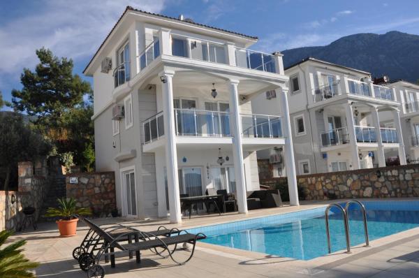 The photo shows the Sunset Villa A located in the city of Fethiye.