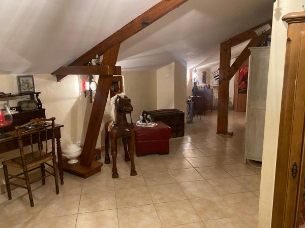 A la foto es mostra l'objecte Chez Eric et Sophie situat a la ciutat de Tigné.