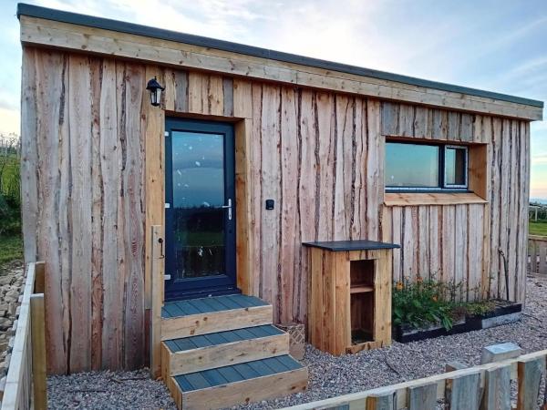 Honeysuckle Straw Bale Cabin - Scotland