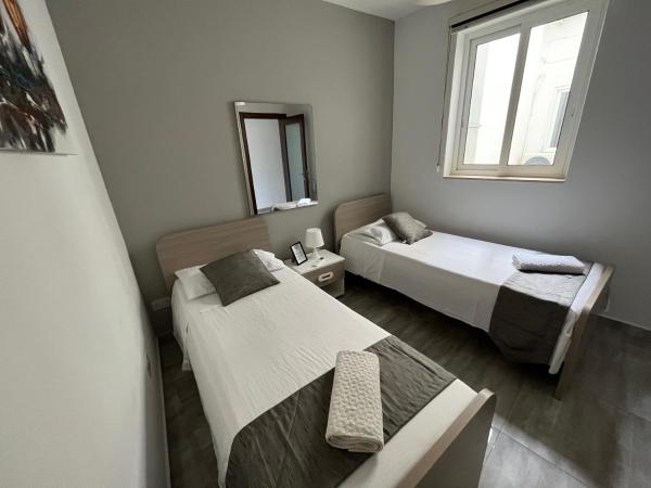 Στη φωτογραφία φαίνεται το αντικείμενο F8 Room 2, Private Room two single beds shared bathroom in shared Flat που βρίσκεται στην πόλη Msida.