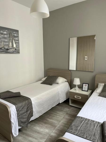 Στη φωτογραφία φαίνεται το αντικείμενο F10 Room 2, Private Room two single beds shared bathroom in shared Flat που βρίσκεται στην πόλη Msida.