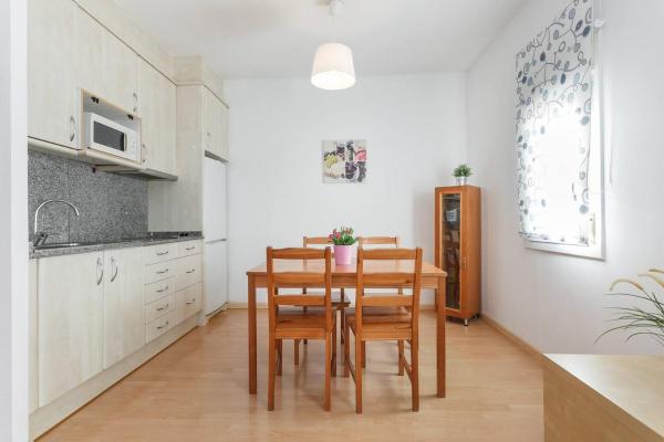 ApartEasy - Lightly, central and quiet apartment, Барселона