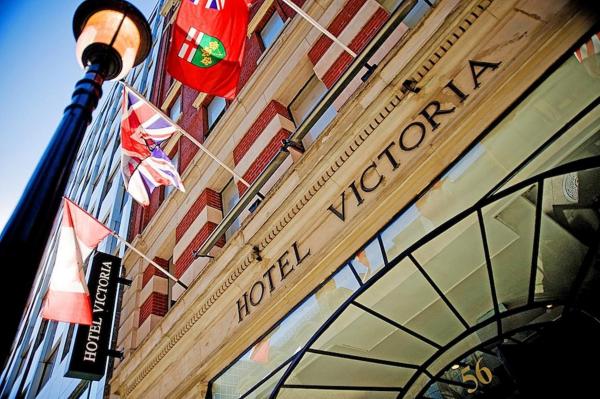 Na fotografii je vidět objekt Hotel Victoria nacházející se ve městě Toronto.