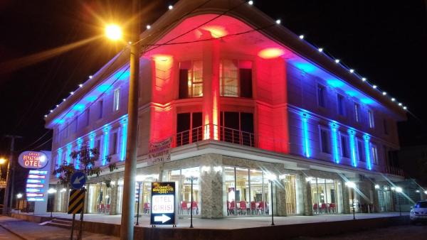 Op de foto is het object Grand Beyaz Saray Otel te zien, gelegen in de stad Koçyazı.