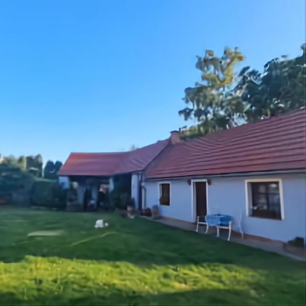 Na fotografii je vidět objekt Stateček plný zvířátek nacházející se ve městě Třemošnice.