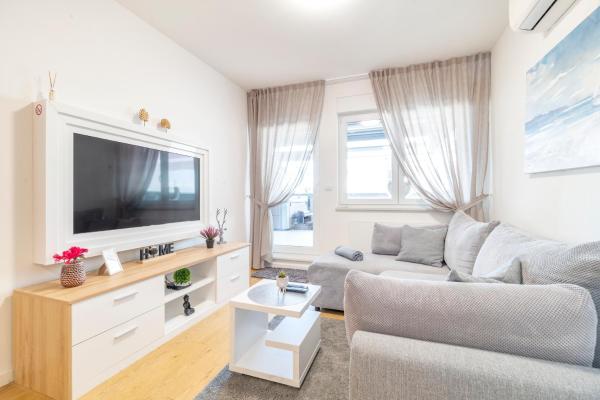 Foto 5: LILY apartment - Flexible SelfCheckins 48- Luxury- Extra big terrace with jacuzzi