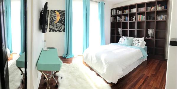 A la foto es mostra l'objecte Hills of Studio City, your serene home away from Home situat a la ciutat de Studio City.