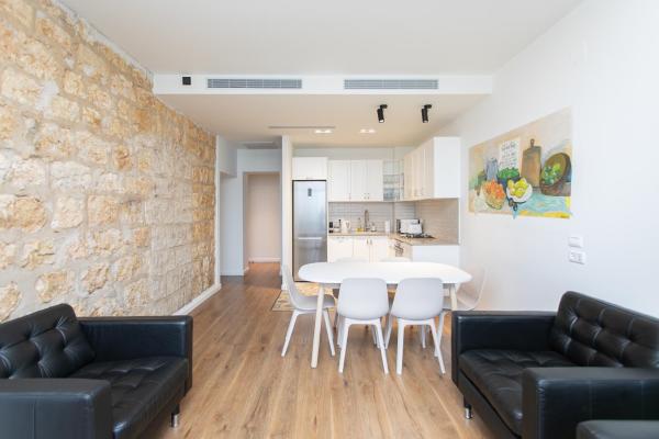 A la foto es mostra l'objecte Carmel Boutique Exclusive situat a la ciutat de Haifa.