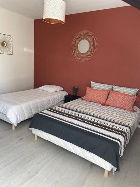 A la foto es mostra l'objecte Les Chalets du Mancel : Studio June - 24H du Mans - Bouleries Jump - situat a la ciutat de Parence.