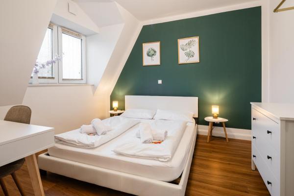 På billedet ses objektet Neubau Wohnung am Eversten Holz beliggende i byen Oldenburg.