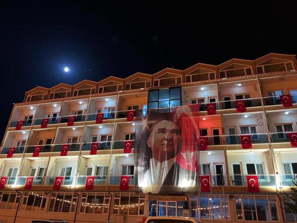 Na zdjęciu widoczny jest obiekt Gürsoy Kampüs Otel położony w mieście Beysehir.