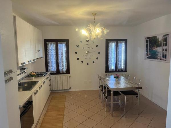 Na zdjęciu widoczny jest obiekt APPARTAMENTO PANORAMICO położony w mieście Treponti.