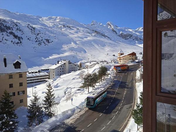 A la foto es mostra l'objecte Apartamentos Candanchu 3000 situat a la ciutat de Astún.