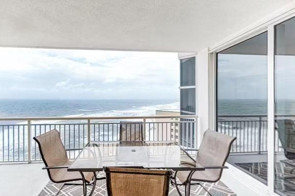 Foto 2: Palacio Unit 1203