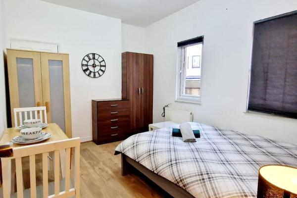 H2 Lovely Studio- Aldgate East Stn, London