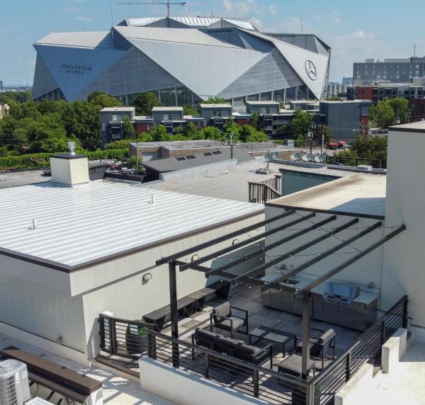 På billedet ses objektet Loft w BBQ grill & patio Apt 102 beliggende i byen Atlanta.