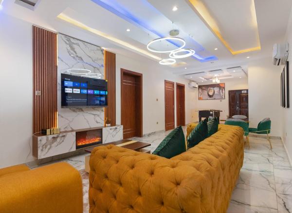 A la foto es mostra l'objecte God's Touch Apartments Remi Fani Kayode GRA. Ikeja situat a la ciutat de Ikeja.