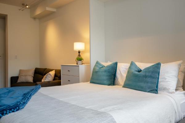 Studio, Modern Studio in the Heart of the Village by Harmony Whistlerの写真9
