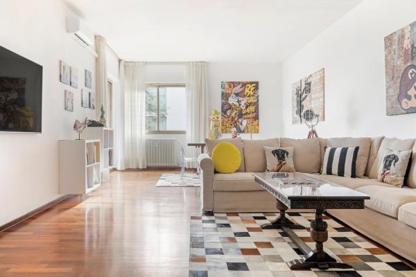 A la foto es mostra l'objecte Casa Patrizia Como Lake View - by Relais Di Giada situat a la ciutat de Como.
