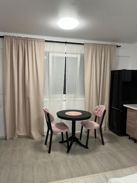 A la foto es mostra l'objecte Pollux Residence Militari ap 158 situat a la ciutat de Dudu.