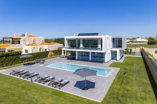 Na zdjęciu widoczny jest obiekt Villa Casa Gardenia by Villa Plus położony w mieście Galé.