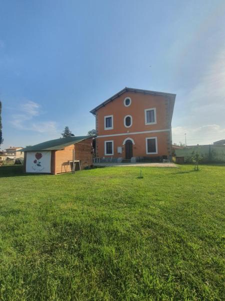 写真にはCasale Granaraccio市にあるTenuta I Papaveri HOMEが写っています。