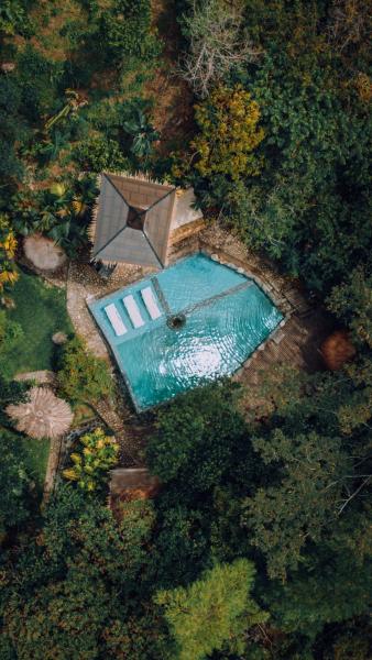 På billedet ses objektet Ecohotel Tierra de Agua beliggende i byen Cocorná.