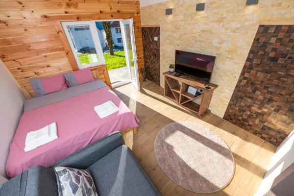 Na zdjęciu widoczny jest obiekt Apartmani Nada położony w mieście Kolašin.