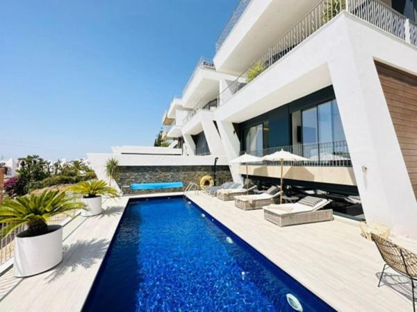 På bilden syns objektet Villa Roma som ligger i staden Málaga.