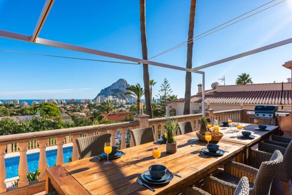 A la foto es mostra l'objecte Villa Suenios - PlusHolidays situat a la ciutat de Calp.