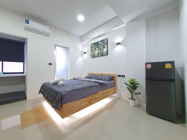 Nella foto è visibile l'oggetto Irich residence South Samrong 6 Kms BTS-Pu Chao situato nella città di Ban Khru Nok.