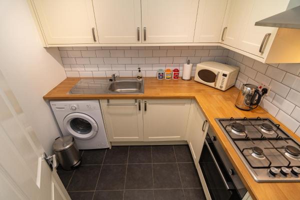 Kuva 9: Light & Airy 1-Bed, Town Centre, Near Beach