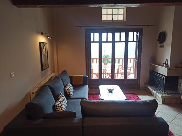 Nella foto è visibile l'oggetto Helmos Mountain Retreat situato nella città di Velá.