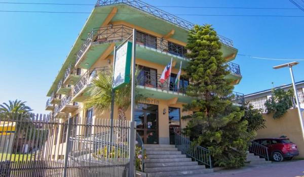 Na zdjęciu widoczny jest obiekt Hotel Rocas del Pacifico położony w mieście Los Ranchones.